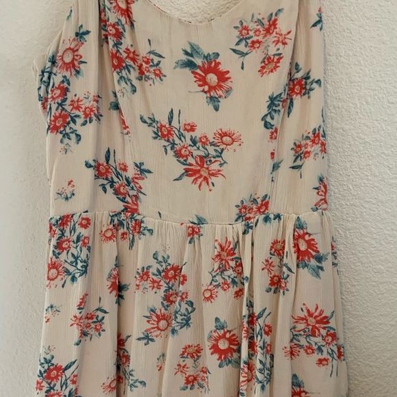 Floral dress - Picture 2 of 4